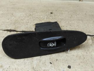 knopka-steklopodieemnika-peredniaia-pravaia-hyundai-sonata-iii-art-106523