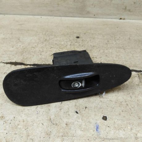 knopka-steklopodieemnika-peredniaia-pravaia-hyundai-sonata-iii-art-106523-big-0