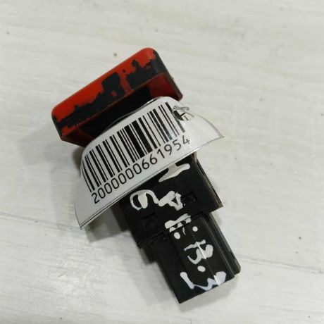 knopka-avariinoi-signalizacii-audi-a4-b6-art-107316-big-2