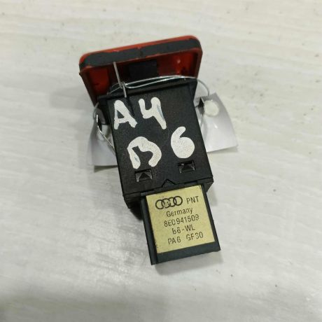 knopka-avariinoi-signalizacii-audi-a4-b6-art-107316-big-1