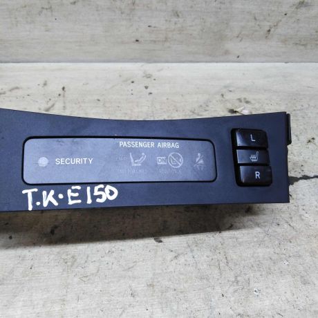 knopka-podogreva-sidenii-informacionnyi-displei-toyota-corolla-x-e140-e150-art-107828-big-0