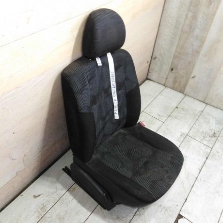 sidene-perednee-pravoe-renault-sandero-1-renault-logan-i-art-108574-big-3