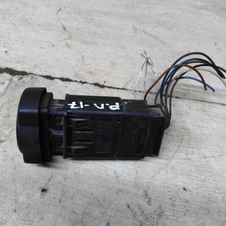 knopka-avariinoi-signalizacii-renault-logan-i-art-108742-big-2