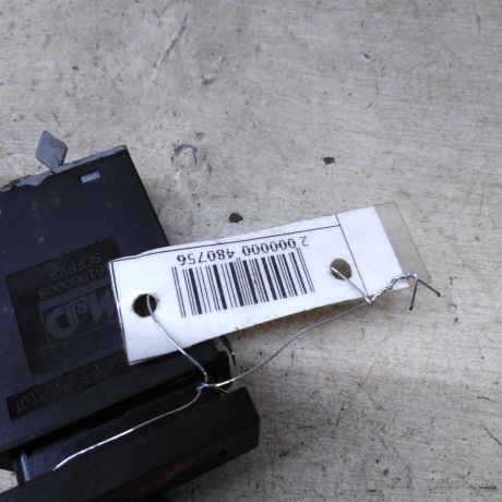 knopka-avariinoi-signalizacii-volkswagen-passat-b5-volkswagen-passat-b5-gp-art-109124-big-4