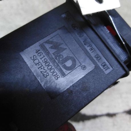 knopka-avariinoi-signalizacii-volkswagen-passat-b5-volkswagen-passat-b5-gp-art-109124-big-3