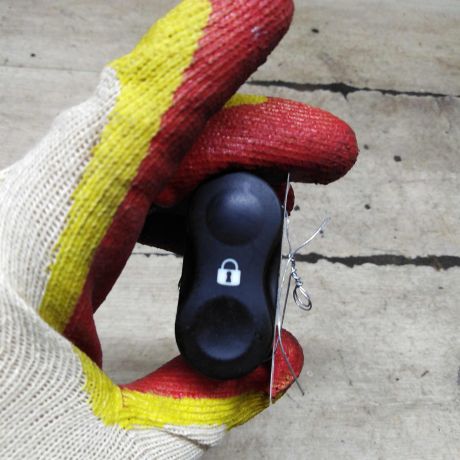 knopka-blokirovka-dverei-renault-sandero-i-art-109208-big-0