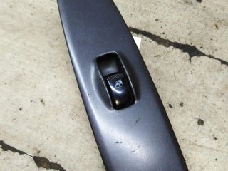 knopka-steklopodieemnika-peredniaia-pravaia-hyundai-elantra-iii-art-109491