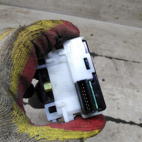 perekliucatel-povorotov-nissan-tiida-i-art-109972-big-4