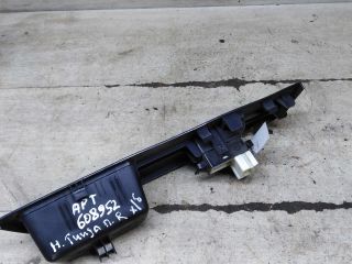 knopka-steklopodieemnika-rucka-peredniaia-pravaia-vnutrenniaia-nissan-tiida-i-art-110103