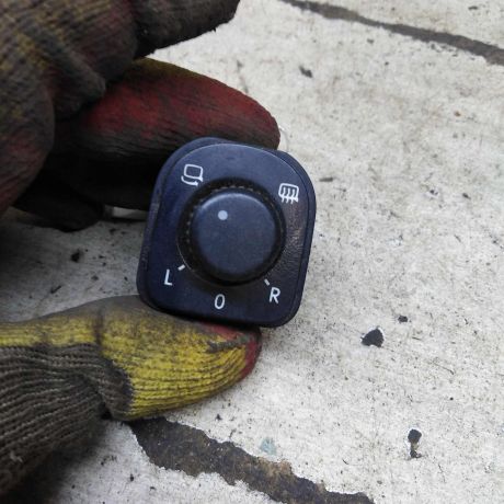 perekliucatel-regulirovki-zerkal-volkswagen-passat-b6-art-110256-big-0