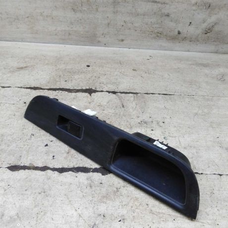 knopka-steklopodieemnika-rucki-dveri-zadniaia-levaia-nissan-tiida-i-art-110326-big-0