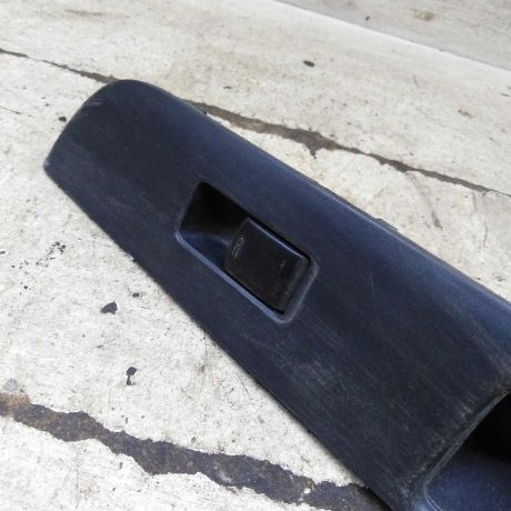 knopka-steklopodieemnika-rucki-dveri-zadniaia-levaia-nissan-tiida-i-art-110326-big-3