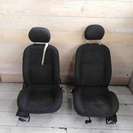 sidene-perednee-ford-focus-1-art-110842-big-0