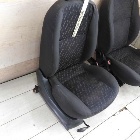 sidene-perednee-ford-focus-1-art-110842-big-2