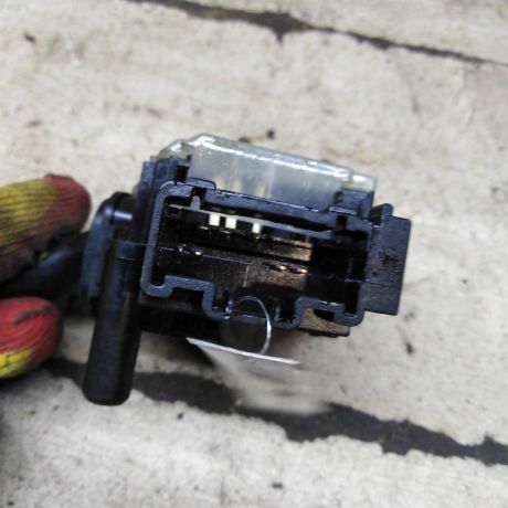 perekliucatel-dvornikov-geely-emgrand-ec7-art-111075-big-3