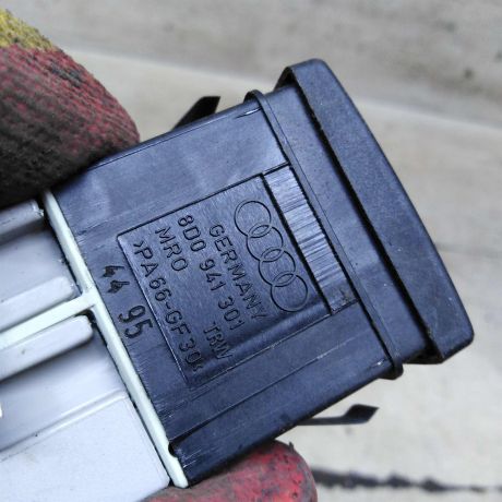 knopka-korrektora-far-audi-a4-b5-art-111246-big-1