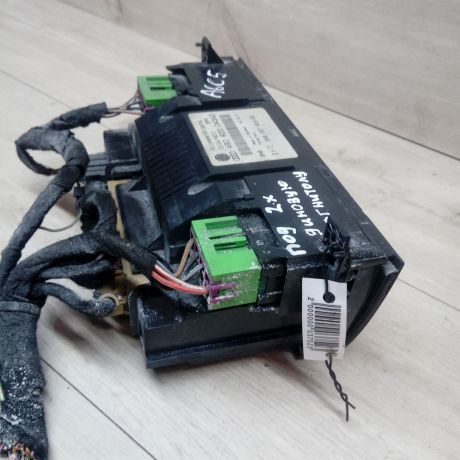 blok-upravleniia-klimatom-audi-a6-c5-art-11591-big-3