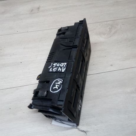 blok-upravleniia-klimat-kontrolem-audi-a4-b7-art-13228-big-3