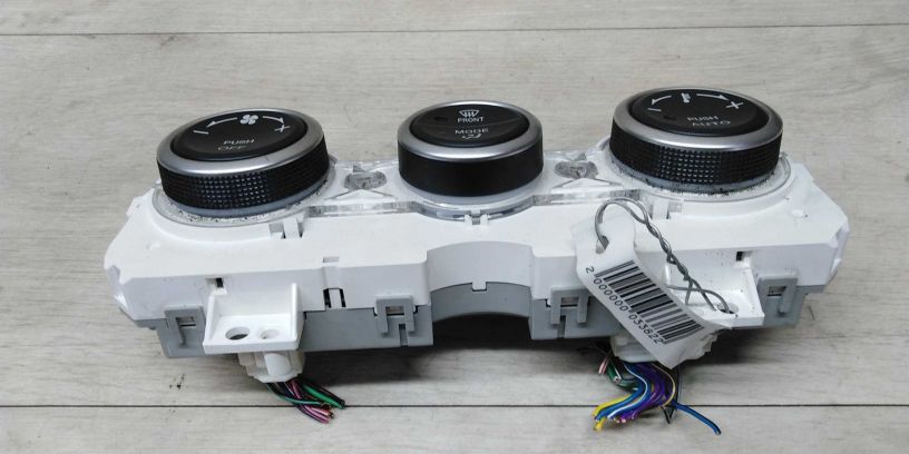 blok-upravleniia-peckoi-mazda-6-art-14912-big-1