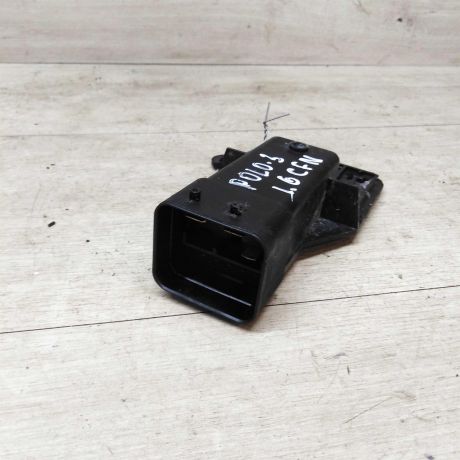 blok-upravleniia-ventiliatorom-volkswagen-polo-sedan-art-16426-big-3