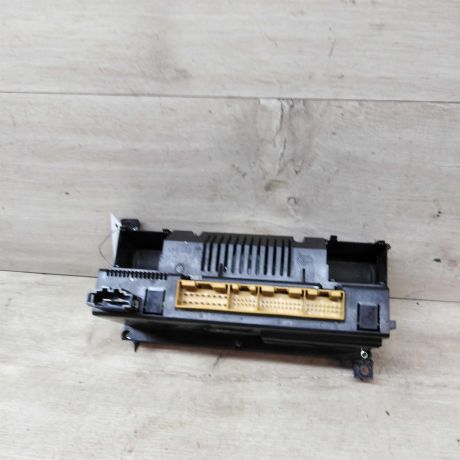 blok-upravleniia-klimat-kontrolem-audi-a6-c5-art-17041-big-1