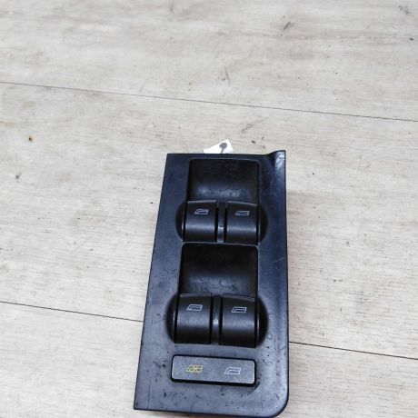 blok-upravleniia-steklopodieemnikami-audi-a6-c5-art-17215-big-1