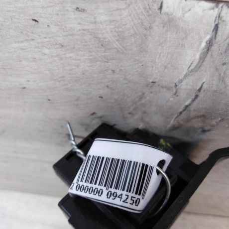 blok-upravleniia-steklopodieemnikami-audi-a6-c5-art-17215-big-3