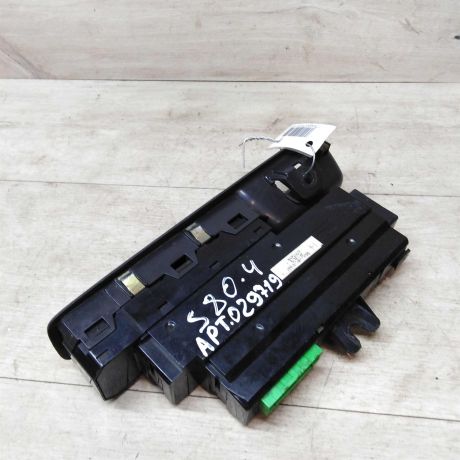 blok-upravleniia-steklopodieemnikami-volvo-s80-art-17836-big-1