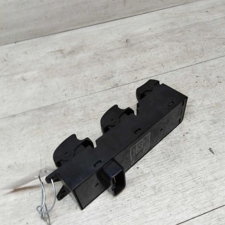 blok-upravleniia-steklopodieemnikami-mitsubishi-lancer-10-art-18423-big-1