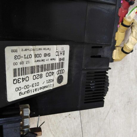 blok-upravleniia-klimat-kontrolem-peckoi-audi-a8-d2-art-18483-big-2