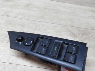 blok-upravleniia-steklopodieemnikami-audi-a8-d2-art-18775