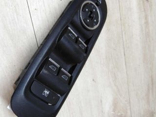 blok-upravleniia-steklopodieemnikami-ford-mondeo-4-art-19357