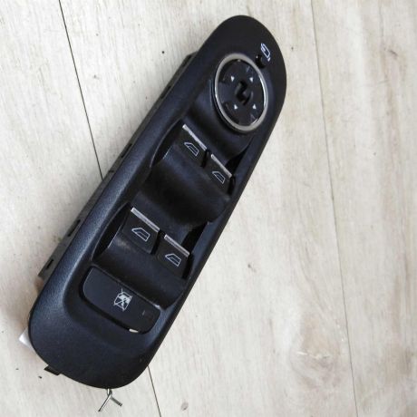 blok-upravleniia-steklopodieemnikami-ford-mondeo-4-art-19357-big-0