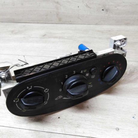 blok-upravleniia-peckoi-renault-logan-art-19481-big-0