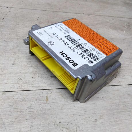 blok-upravleniia-airbag-volkswagen-touareg-art-19922-big-1