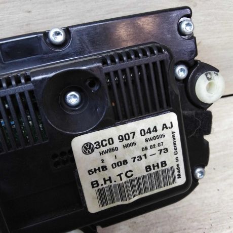 blok-upravleniia-peckoi-volkswagen-passat-b6-art-21364-big-3