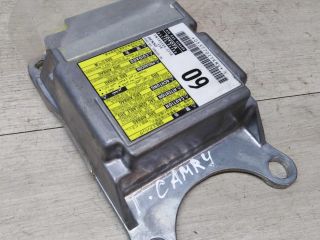 blok-upravleniia-airbag-poduskami-bezopasnosti-toyota-camry-v40-art-21632
