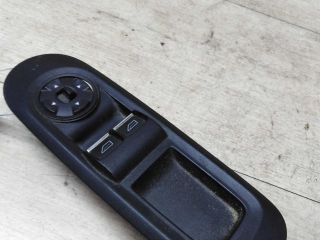 blok-upravleniia-steklopodieemnikami-ford-mondeo-4-art-21818