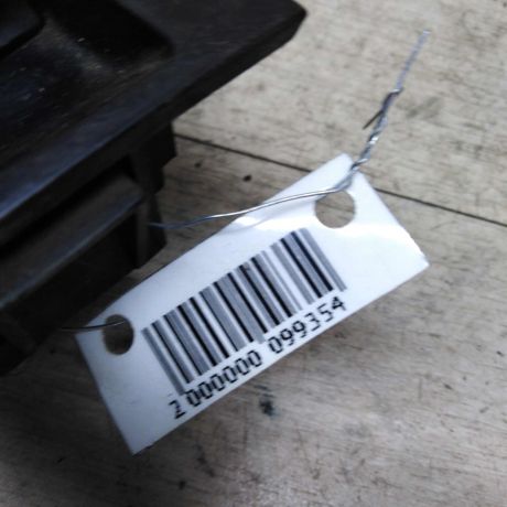 blok-upravleniia-steklopodieemnikami-audi-a6-c5-art-22657-big-1