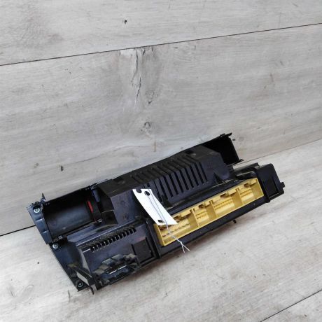 blok-upravleniia-klimat-kontrolem-audi-a6-c5-art-22658-big-2
