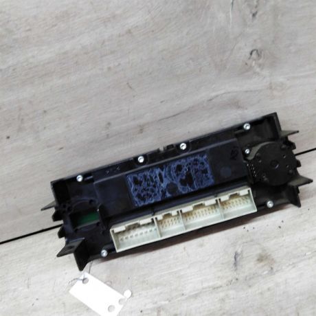 blok-upravleniia-klimatom-volkswagen-bora-art-22989-big-1