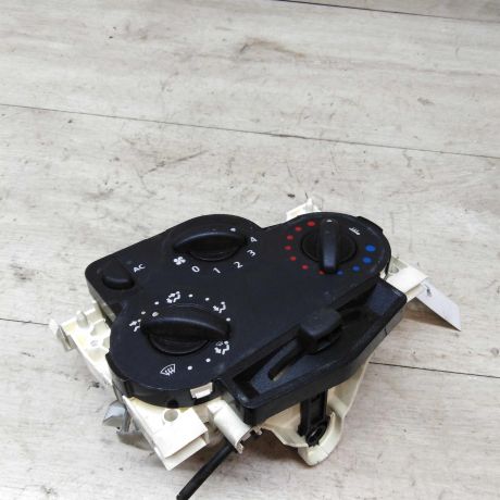 blok-upravleniia-peckoi-i-kondicionerom-renault-logan-art-24109-big-0