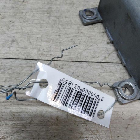 blok-upravleniia-airbag-poduskami-bezopasnosti-audi-a8-d2-art-24963-big-2