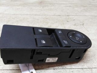 blok-upravleniia-steklopodieemnikov-opel-astra-h-rest-art-26477