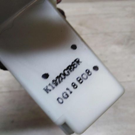 blok-upravleniia-peckoi-i-kondicionerom-mazda-626-art-26938-big-1