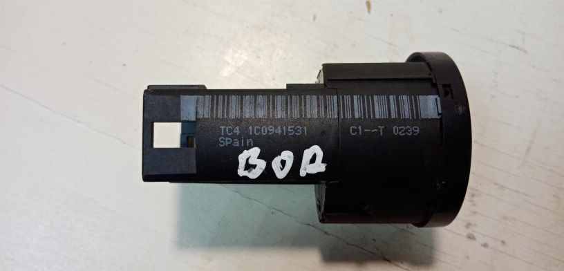 blok-upravleniia-svetom-volkswagen-bora-art-28016-big-0