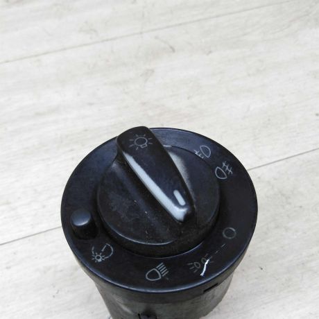 blok-upravleniia-svetom-volkswagen-golf-4-art-28094-big-3