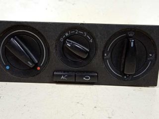 blok-upravleniia-peckoi-kondicionerom-volkswagen-bora-art-28282