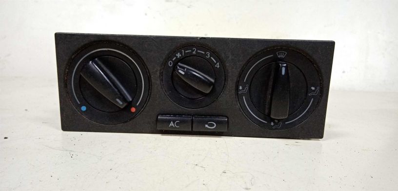 blok-upravleniia-peckoi-kondicionerom-volkswagen-golf-4-art-28283-big-0