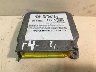 blok-upravleniia-airbag-poduskami-bezopasnosti-volkswagen-golf-4-art-28341